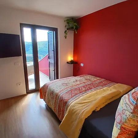 Red House ラバック