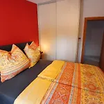 Apartment Red House *