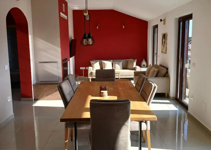 Red House Apartmán *