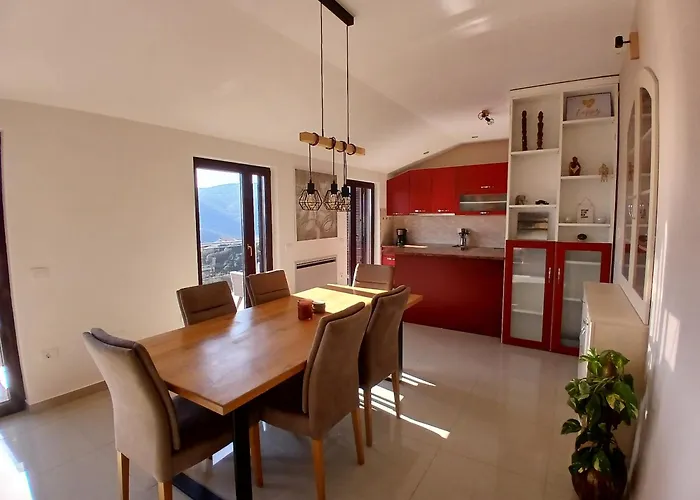 Red House * Rabac